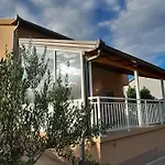 Semesterbostad Maria's House *